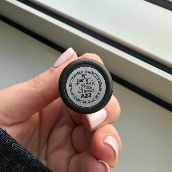 *NWT* MAC Cosmetics 3-Piece Lip Set (lipstick & liner) - Picture 5 of 15